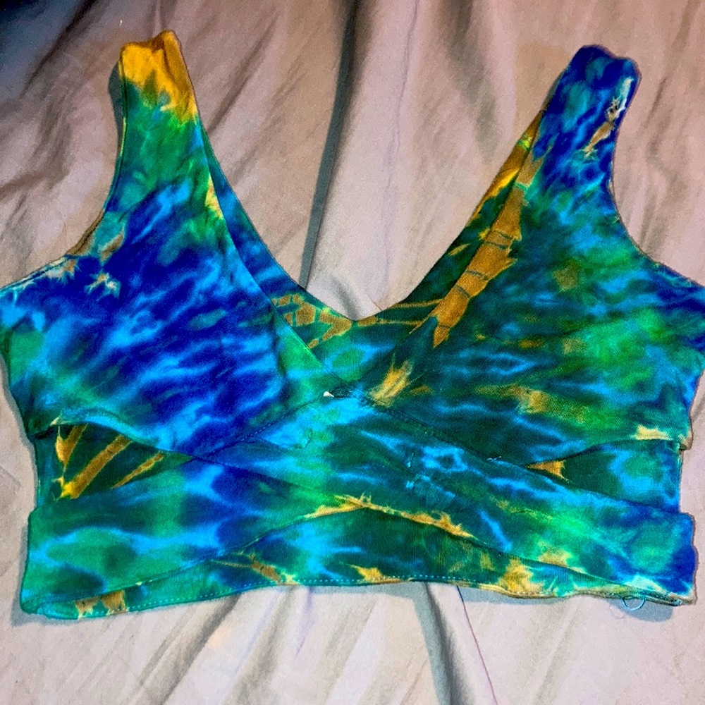 This is a tie-dye tank top size small